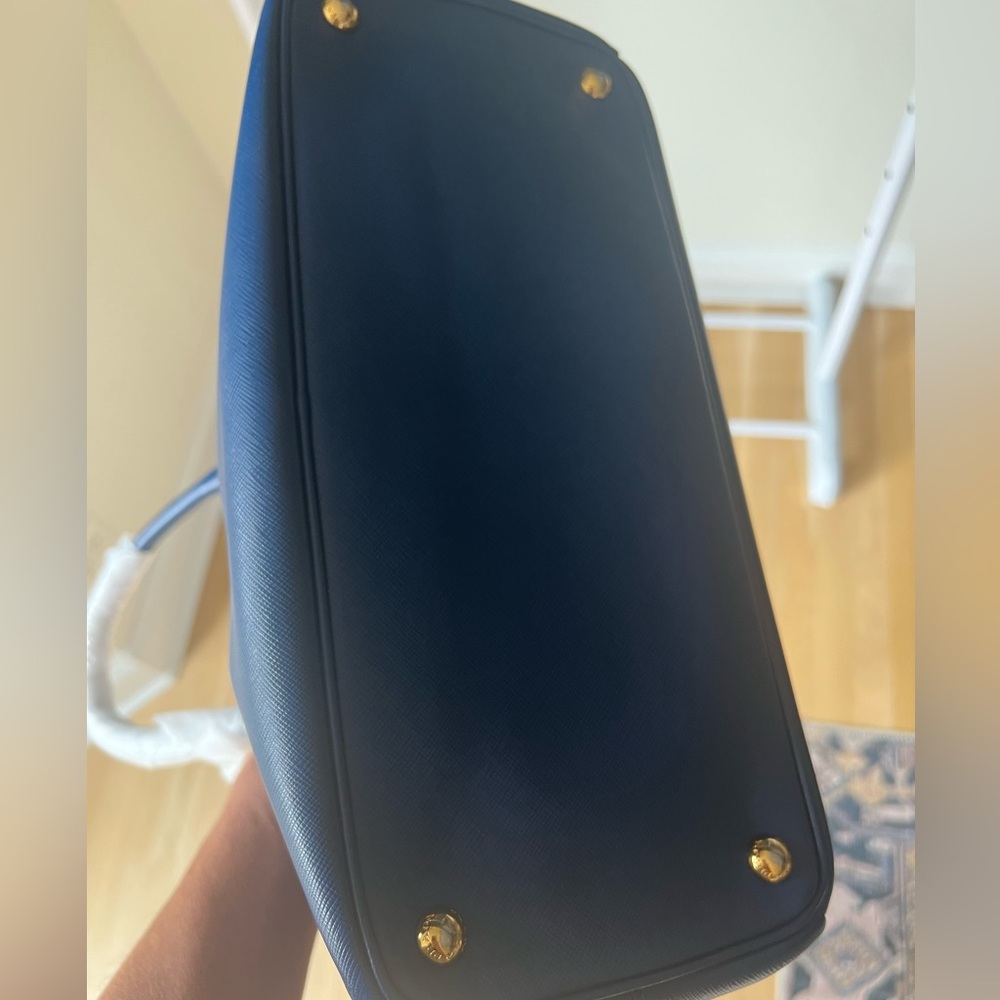 Prada 'Saffiano' Black Executive Tote - Picture 4 of 4